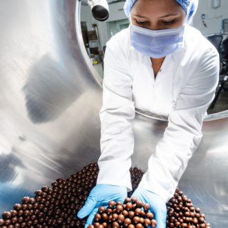 photo-1551884171-0041632199042